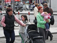 Vecāki Īrijā: ekonomiskais klimats ietekmē bērnu dzīvi