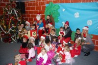 Ziemassvētki Limerikas bērnu un jauniešu centrā