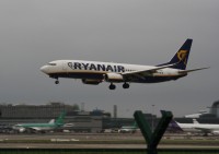 Par Ryanair biļešu iegādi ar Visa Electron karti turpmāk būs jāmaksā 