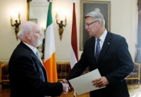 Īrijas vēstnieks akreditācijas vizītē pie V. Zatlera