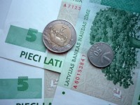 Latvijā minimālo algu palielina līdz 1,19 latiem stundā
