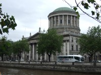 Augstākajā tiesā iesniegta prasība pret Īrijas Galveno laulību reģistratoru