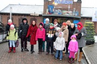 Beļģijas un Īrijas latviešu bērni sadziedas vēstniecībā Beļģijā