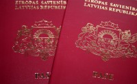 Pēdējo divu gadu laikā no Latvijas pilsonības vēlējušies attiekties 300 cilvēku