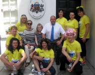 Vēstnieks tiekas ar sieviešu mini maratona „Flora” latviešu komandu