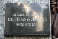 Ministrs ar Īrijas latviešiem apspriež sadarbību latviskās izglītības jautājumos