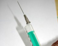 Kosmētiķe nonāk tiesā par Botox injekciju veikšanu