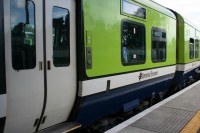Streika draudu dēļ <em>Irish Rail</em> atliek plānus palielināt vilcienu kustības biežumu
