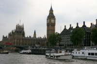 Lielbritānijas parlaments nobalso par Brexit vienošanās atlikšanu