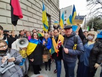 Latvijas vēstniecība Īrijā piedalās atbalsta akcijās Ukrainai un ukraiņu tautai Dublinā