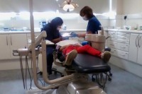 Medicīnas karšu turētājiem arvien grūtāk saņemt zobārsta pakalpojumus