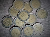 Gardaí brīdina, ka apritē nonākušas viltotas 2 € monētas