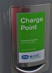 Dublinā uzstādīti pirmie elektromobīļu lādētāji