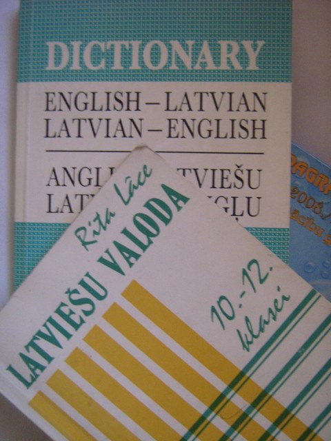 49 vidusskolnieki nolika eksāmenu latviešu valodā