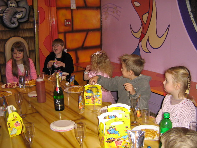 Bērnu pabalsti: Latvija  Īrija.