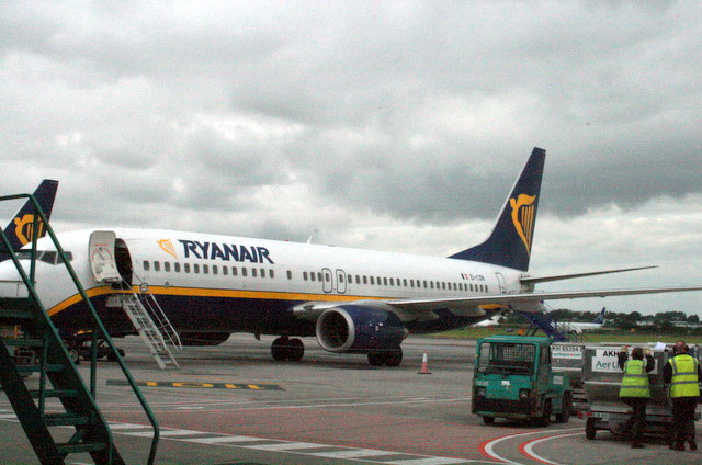 Ryanair atceļ lidojumus līdz trešdienai