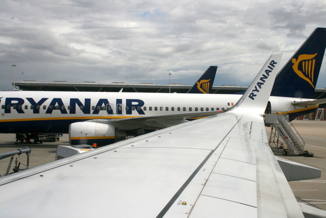 Ryanair ar īsziņu informēs par lidojuma aizkavēšanos