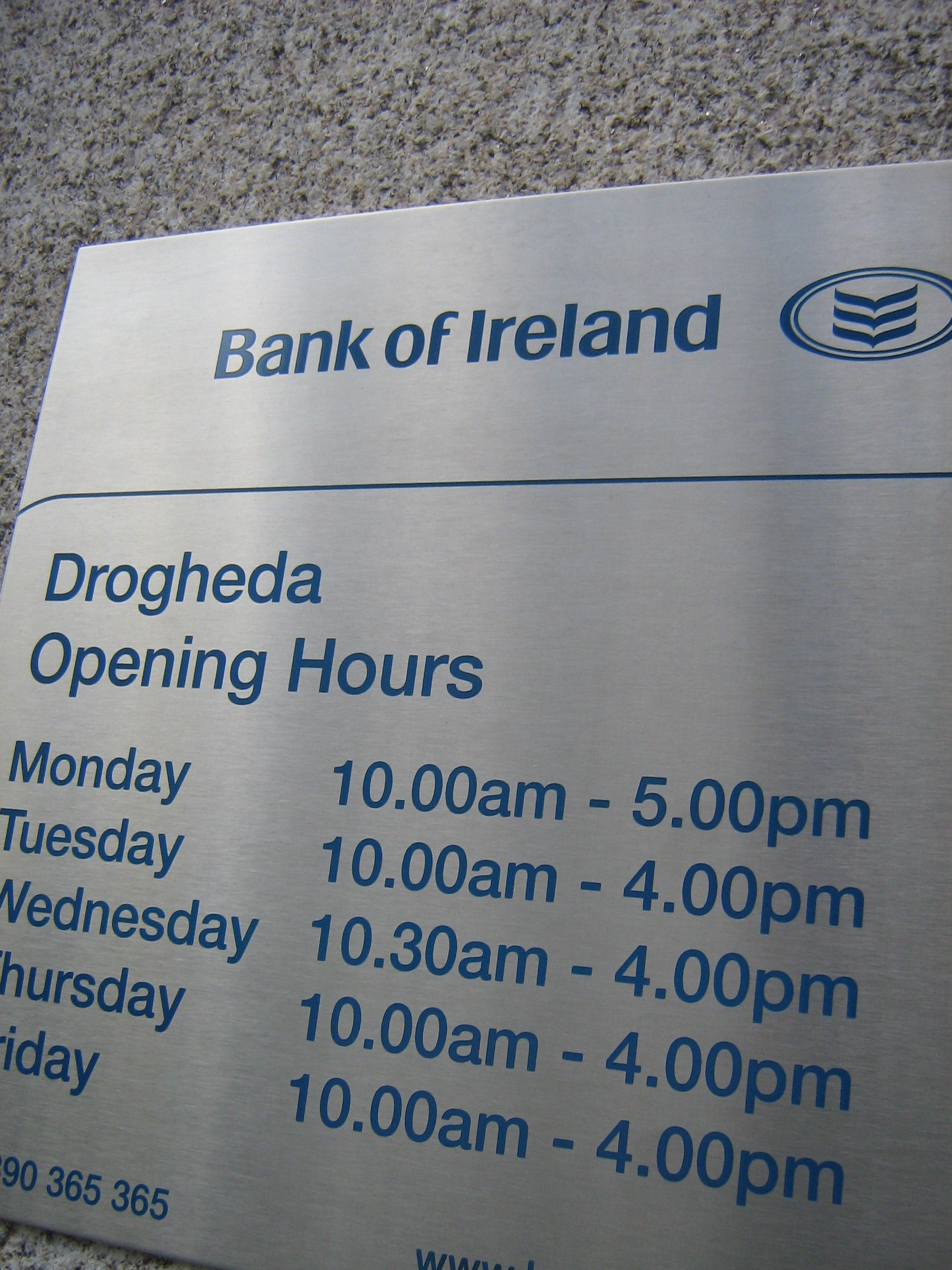 Bank of Ireland paaugstina klientiem dažādas nodevas
