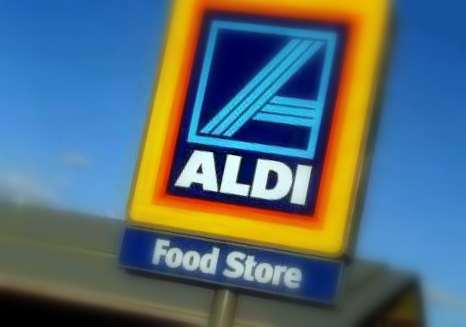 Arī Aldi paaugstina algas