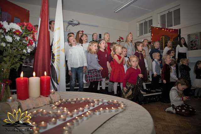“Saulgriezītē” svin Latvijas svētkus