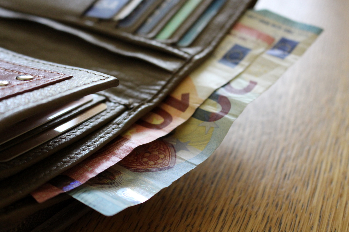 “Eurostat”: Latvijā mājsaimniecību labklājība pērn bijusi viena no zemākajām ES