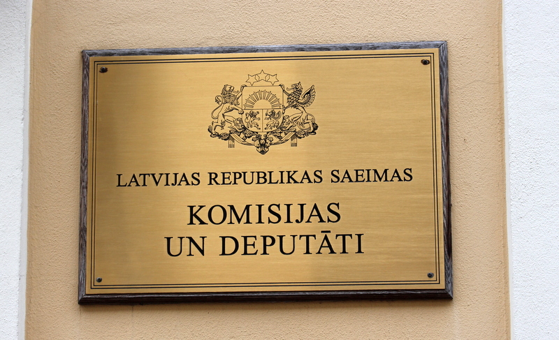 Deputāti vērtēs priekšlikumu sabiedriskajā pasūtījumā kā mērķgrupu ietvert arī diasporu
