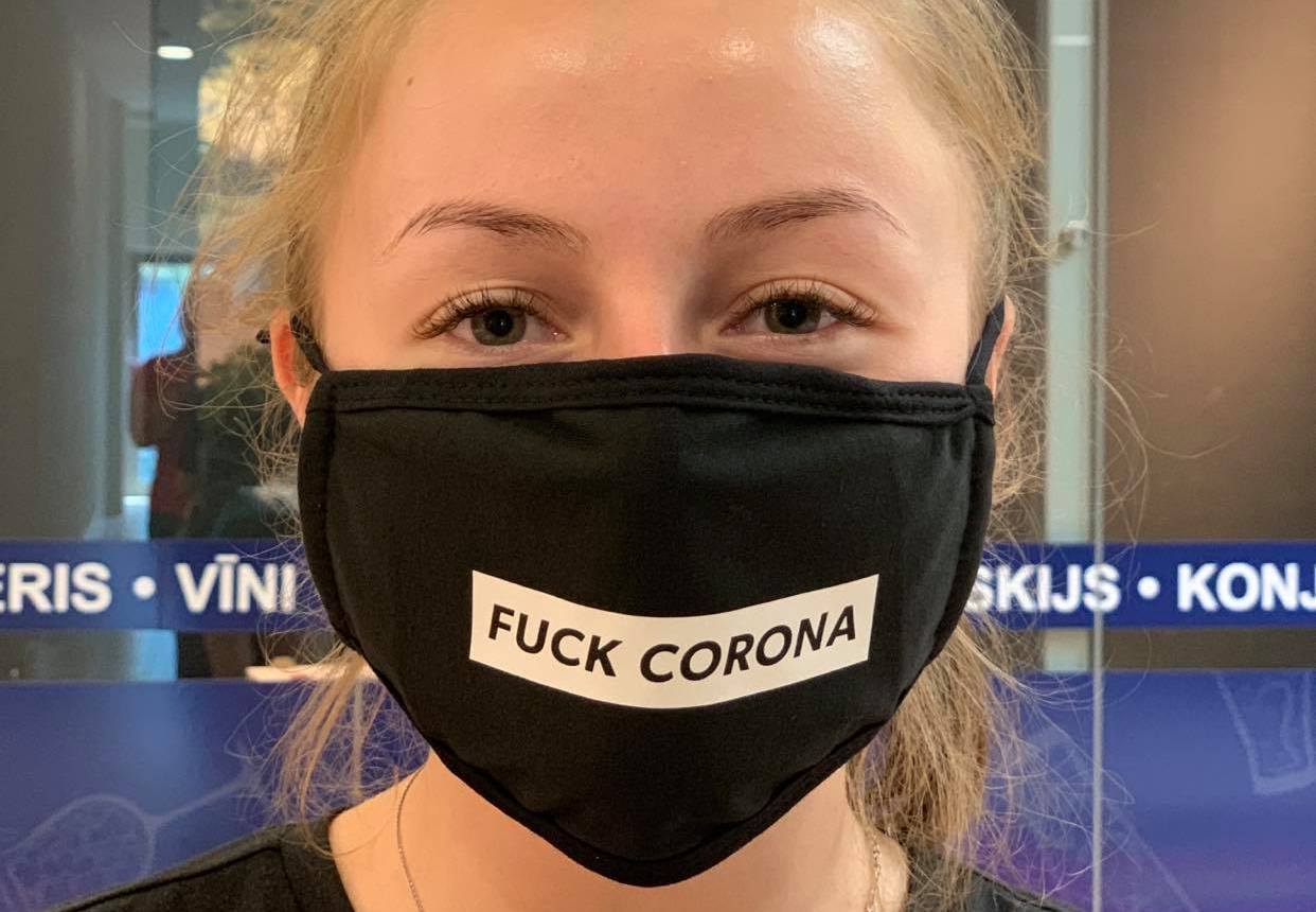 Pēc atgriešanās skolās skolēniem būs jālieto sejas aizsegi vai maskas