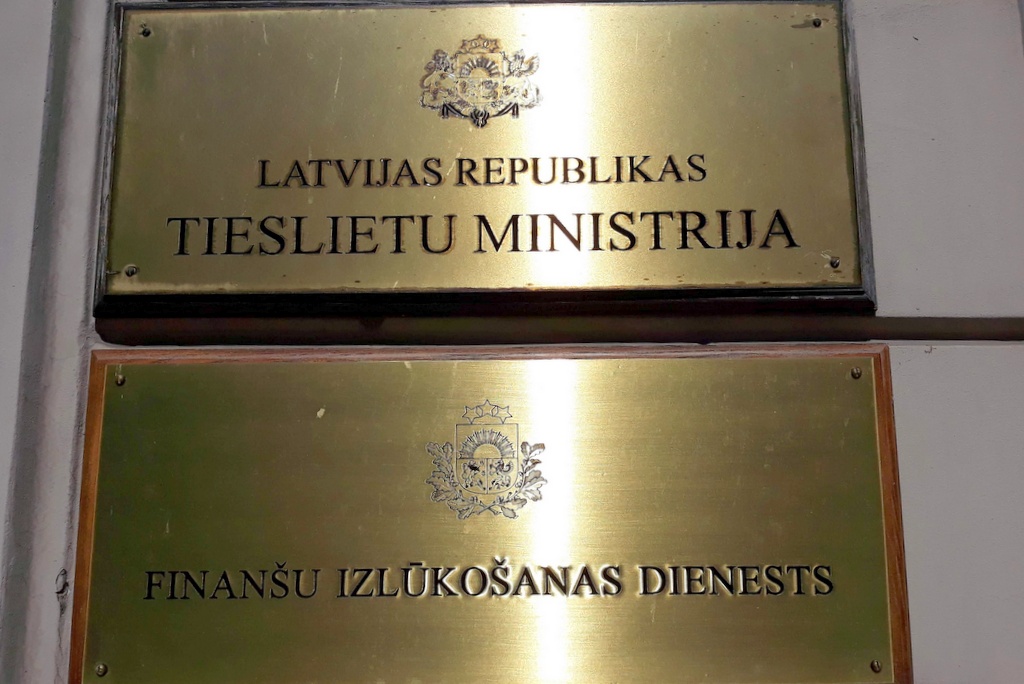 Nepienācīga bērnu aprūpe ārvalstīs noved pie bērnu izņemšanas no ģimenes