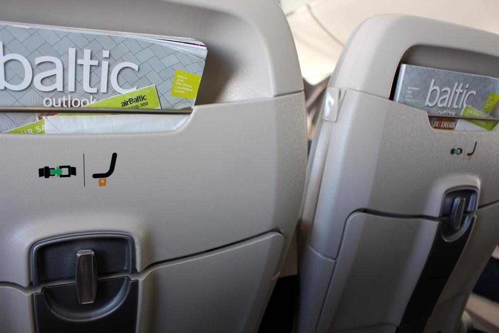 “airBaltic” pakāpeniski ieviesīs iekāpšanu lidmašīnā pēc noteiktām grupām
