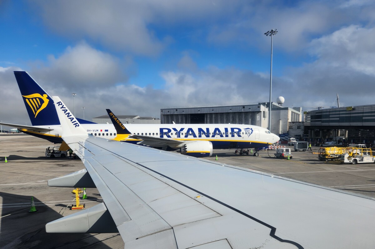 “Ryanair” atsakās no papīra iekāpšanas kartēm