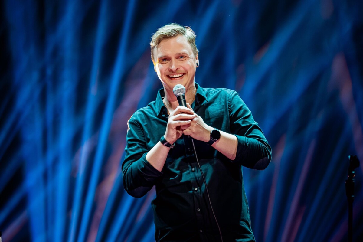 Stand-up komēdijas izrāde “Puņķi un asaras” Ziemeļīrijā un Īrijā
