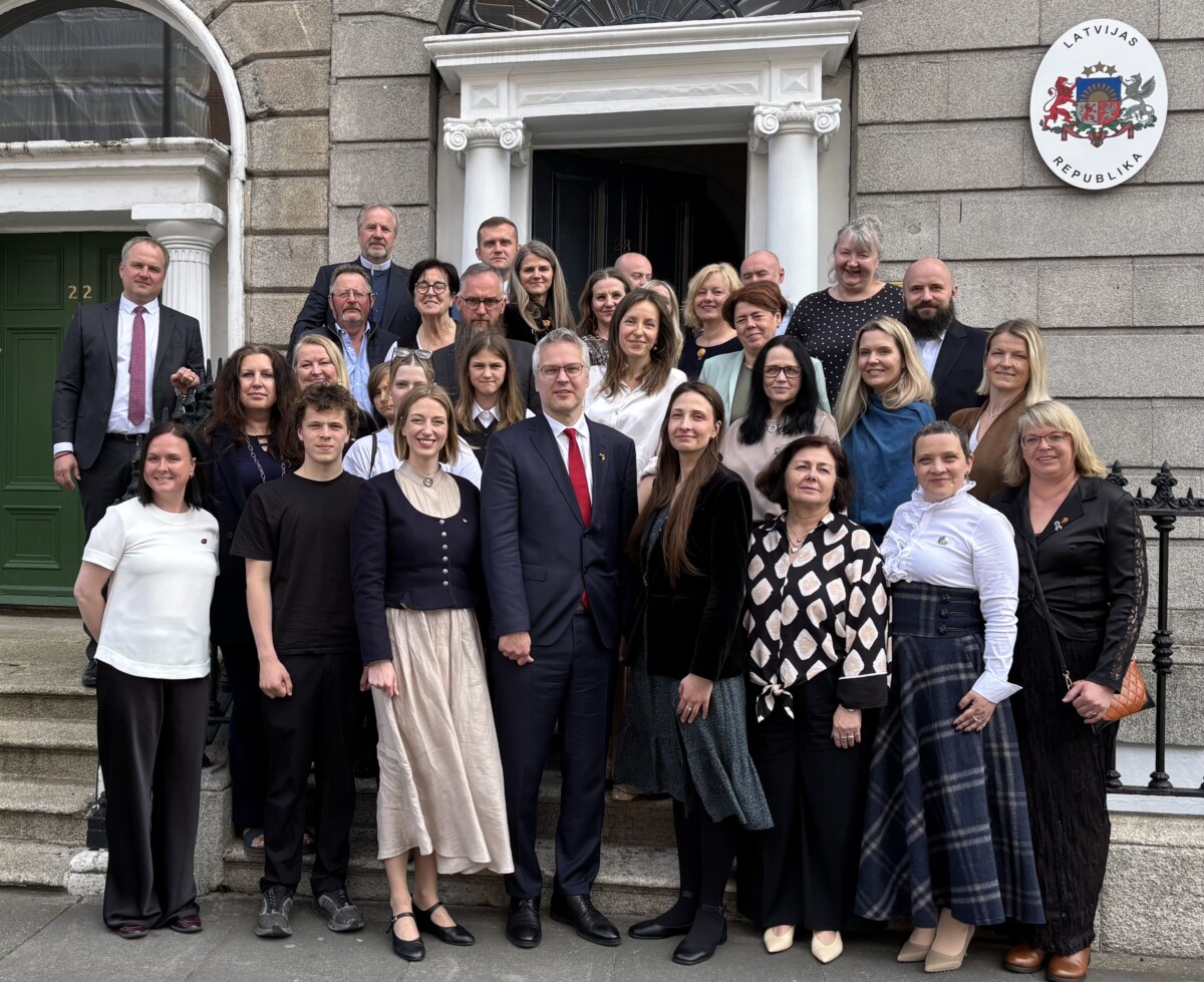 Vēstniecībā Dublinā aizvadītas sirsnīgas Baltā galdauta brokastis